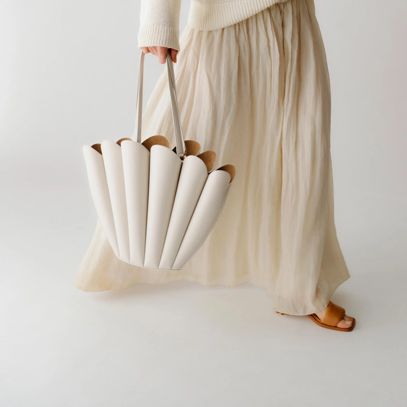 Seashell Tote - Dove - Image 7